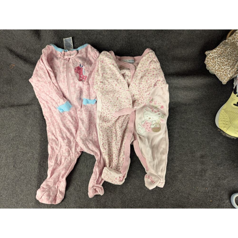 2 Onsies 1 Pink Giraffe Print, 1 Pink With Bear Print, Girls Sz 0-3 Months.